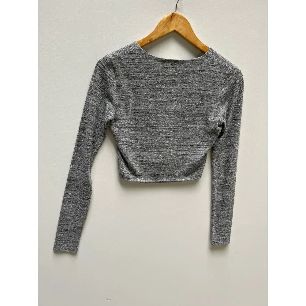 Alice + Olivia Jori Cropped Top Grey Long Sleeve V Neck Heathered Top Size 6
